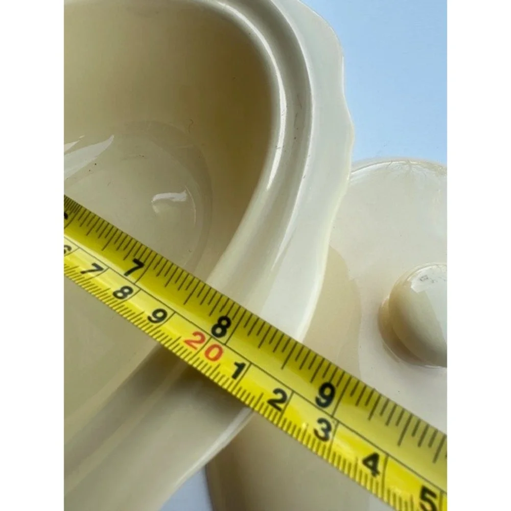Vintage Yellow Ceramic‎ Oval Casserole Dish with Lid Scalloped Rim Stoneware